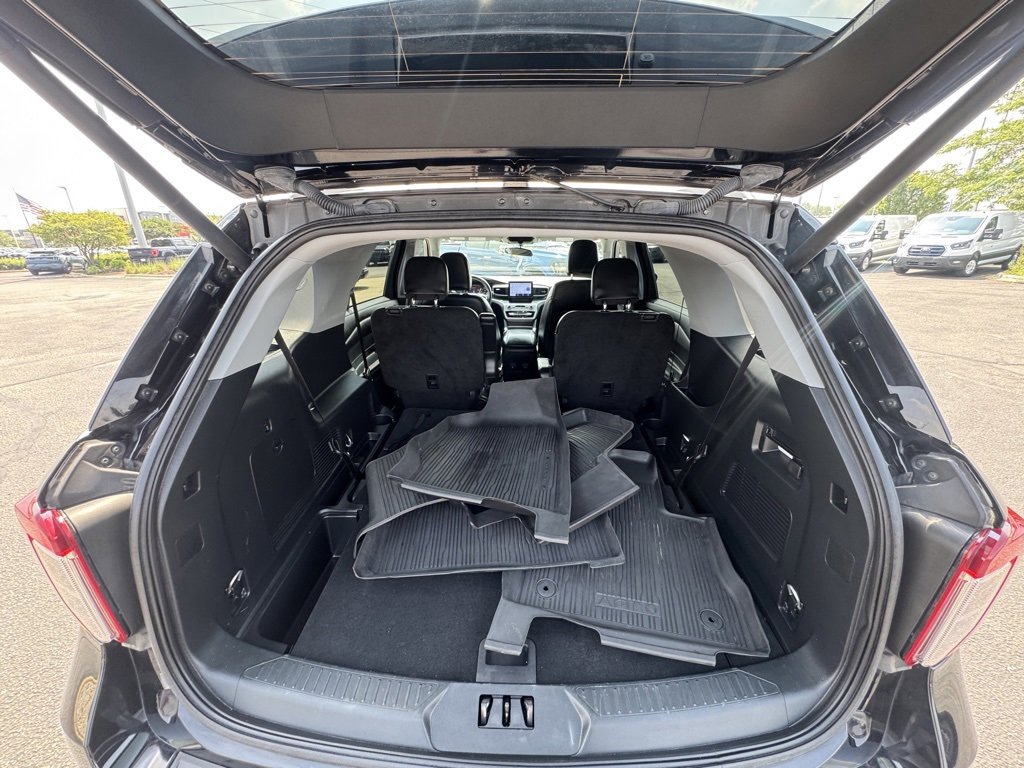 Used 2023 Ford Explorer XLT w/ Equipment Group 202A image 14
