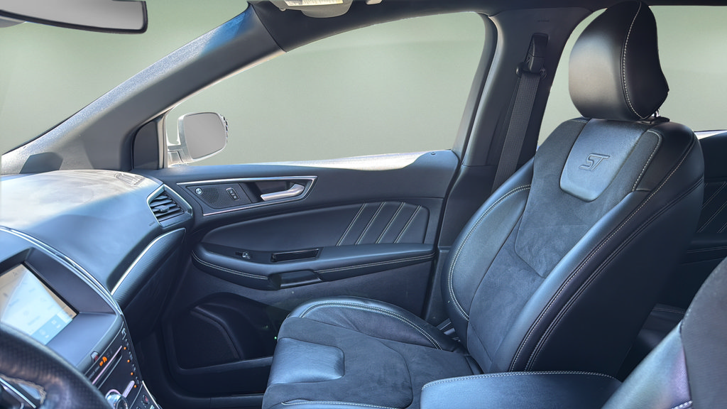 Used 2019 Ford Edge ST w/ Equipment Group 401A AWD/4WD image 13