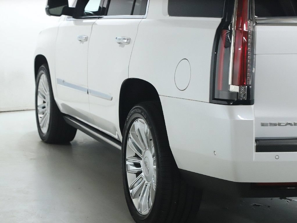 Used 2020 Cadillac Escalade Platinum AWD/4WD image 47