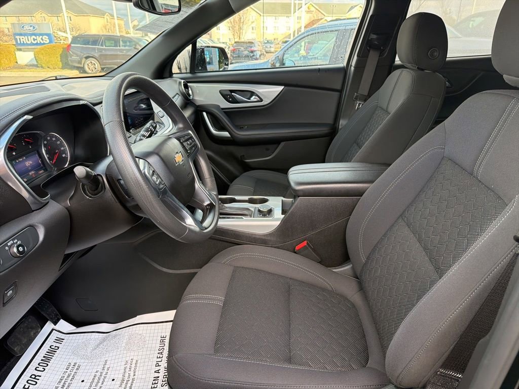 Used 2021 Chevrolet Blazer LT image 2