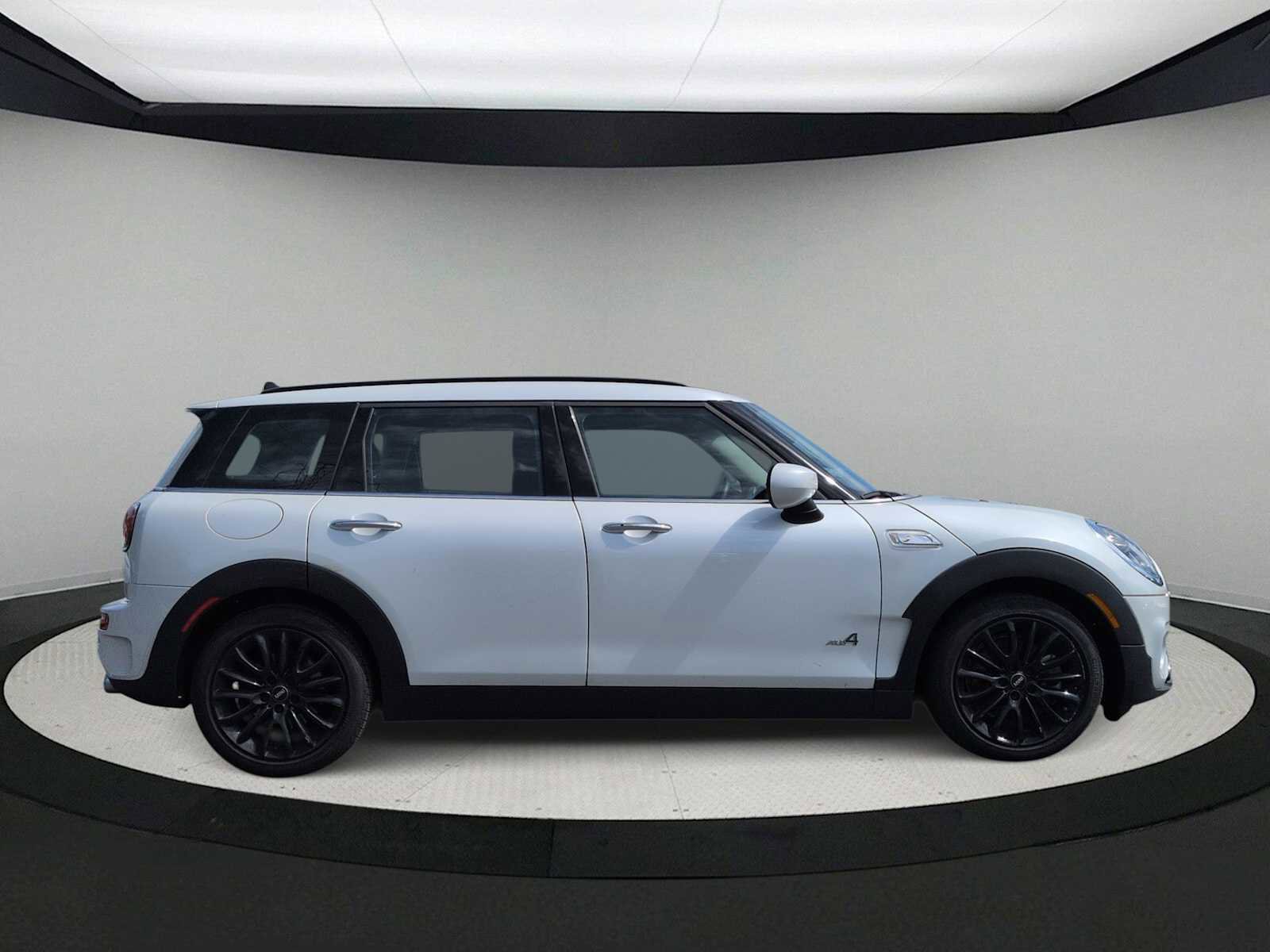 Certified 2024 MINI Cooper Clubman S image 9