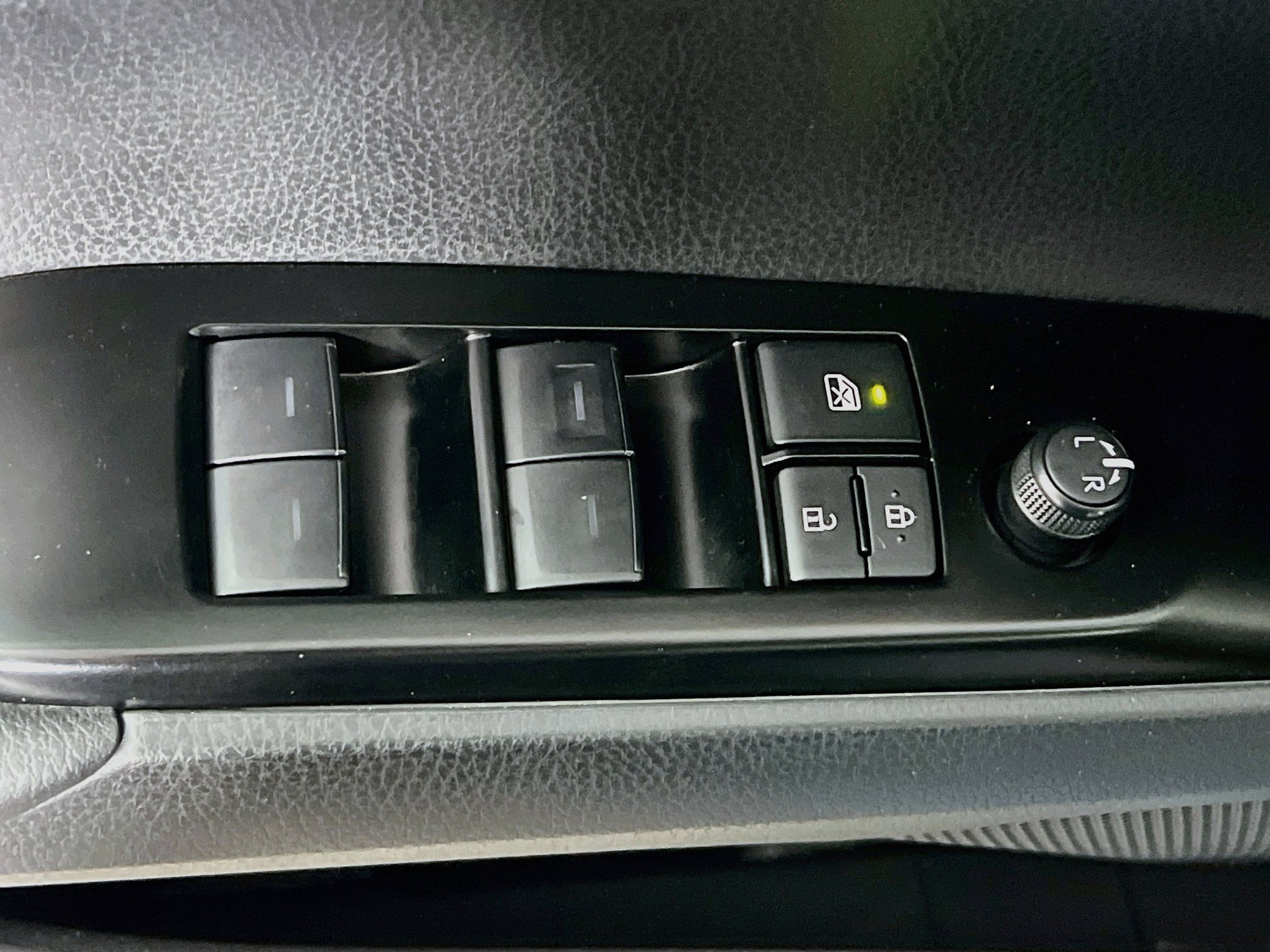 Used 2026 Toyota Camry SE w/ Convenience Package FWD image 16