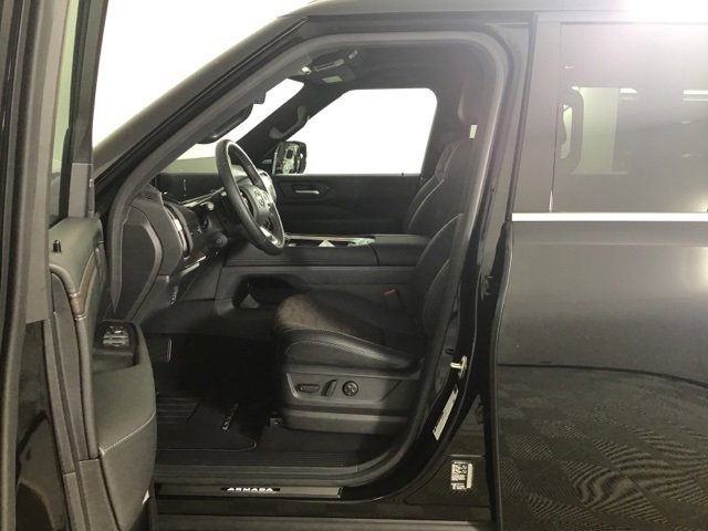 Used 2025 Nissan Armada Platinum image 9