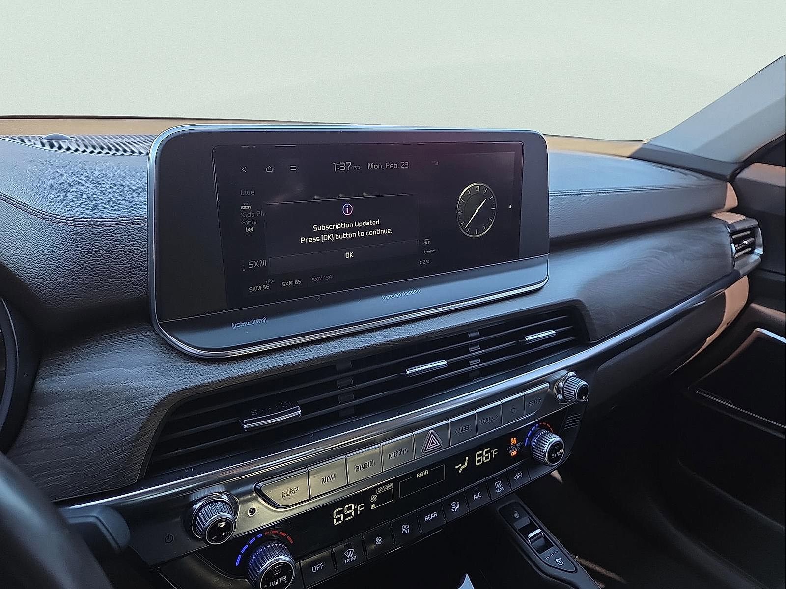 Used 2022 Kia Telluride SX image 16