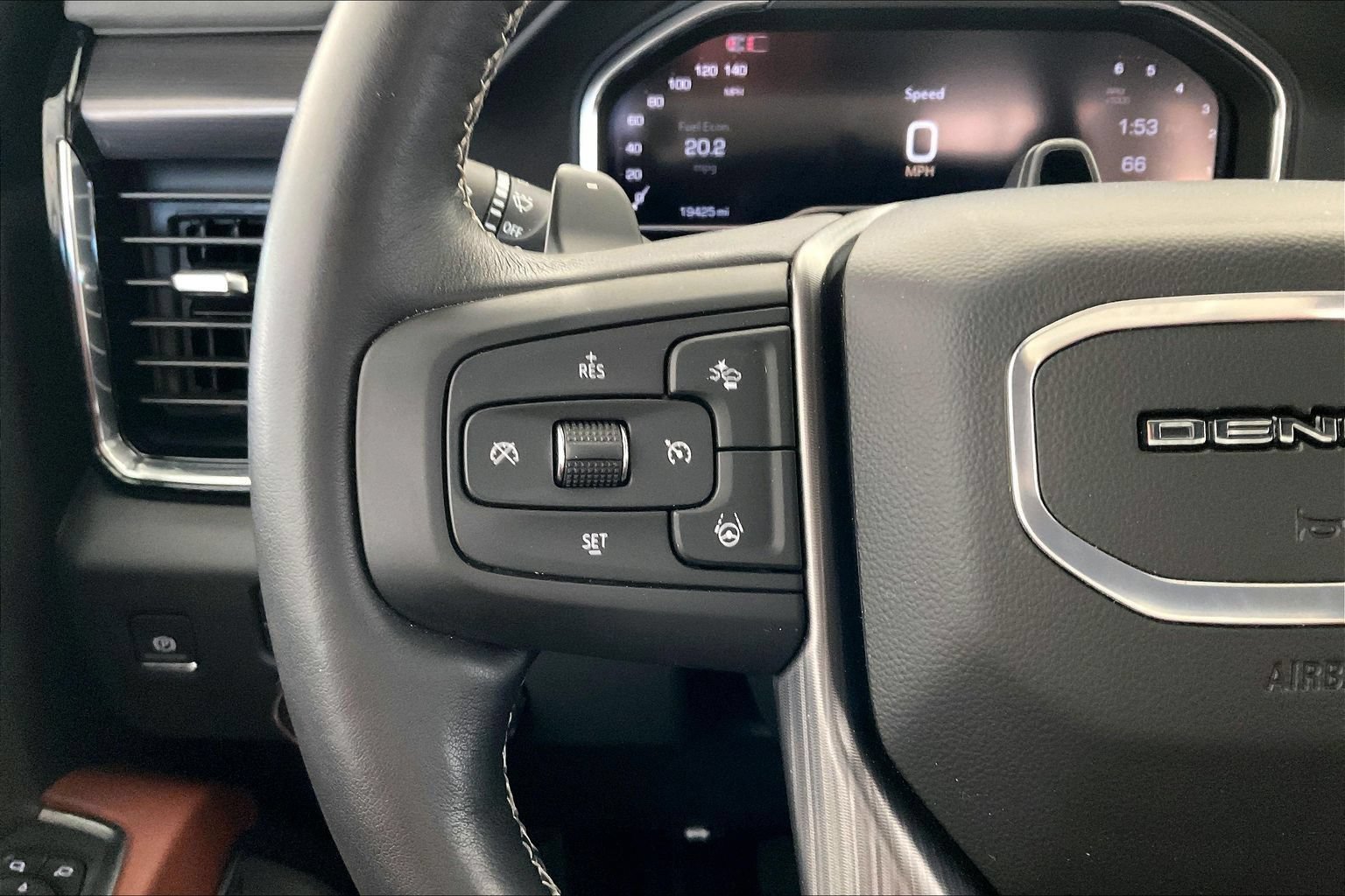 Used 2025 GMC Sierra 1500 Denali Ultimate AWD/4WD image 10