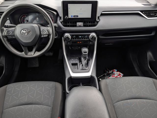 Used 2025 Toyota RAV4 XLE FWD image 10