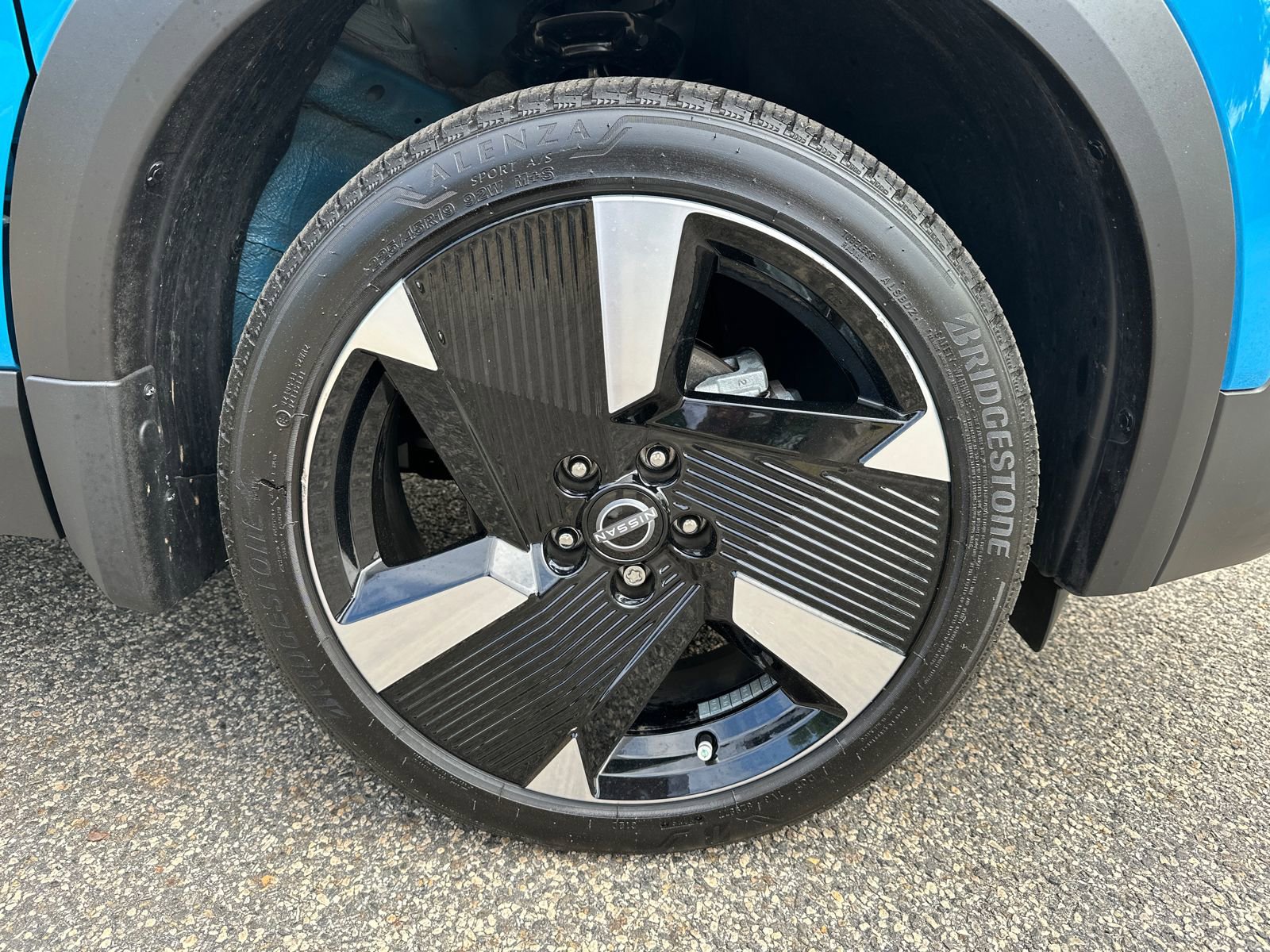 Used 2025 Nissan Kicks SR FWD image 10