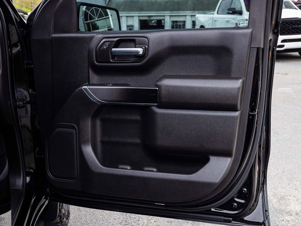 Used 2025 Chevrolet Silverado 1500 Custom Trail Boss w/ Midnight Edition AWD/4WD image 13