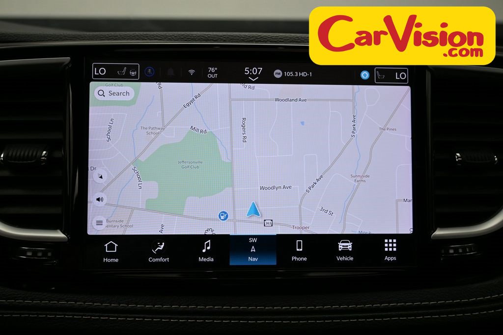 Used 2025 Chrysler Pacifica Limited image 23