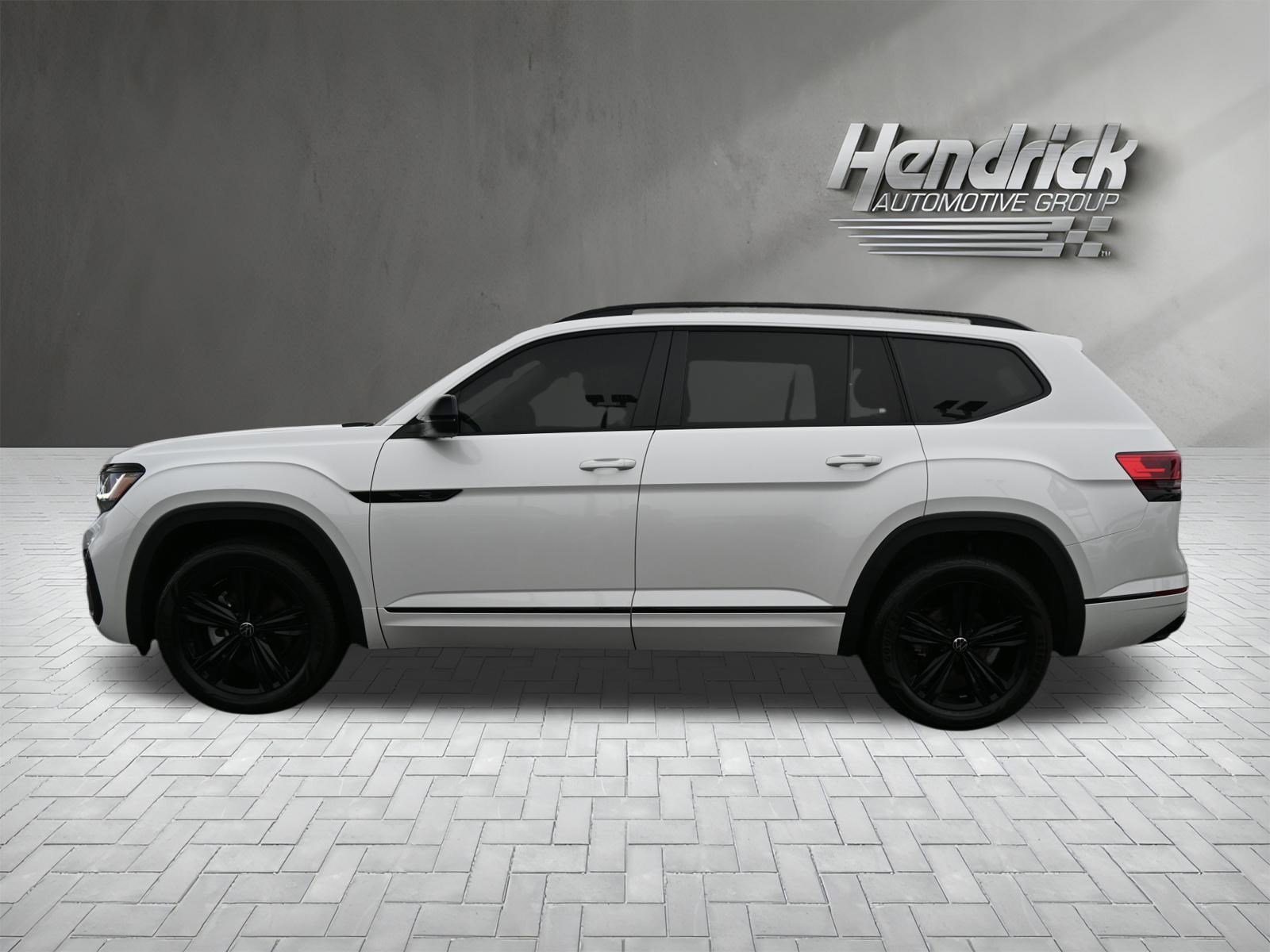 Used 2023 Volkswagen Atlas SEL R-Line image 7