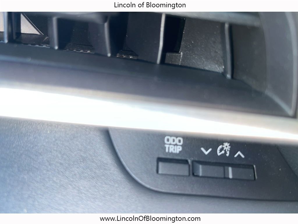 Used 2022 Toyota Highlander XLE image 41