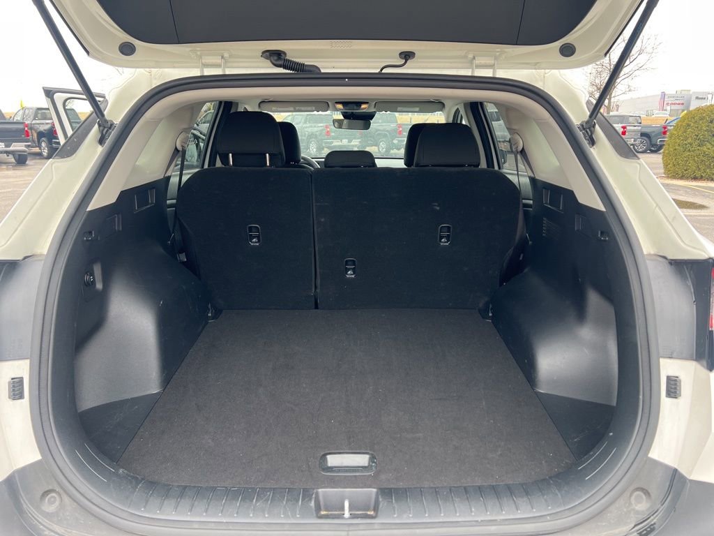 Used 2025 Kia Sportage LX image 7