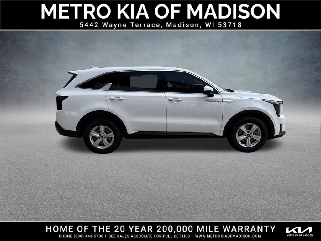 Used 2025 Kia Sorento LX FWD image 7