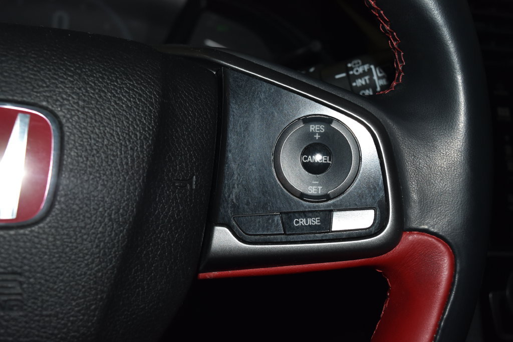 Used 2018 Honda Civic Type R image 9