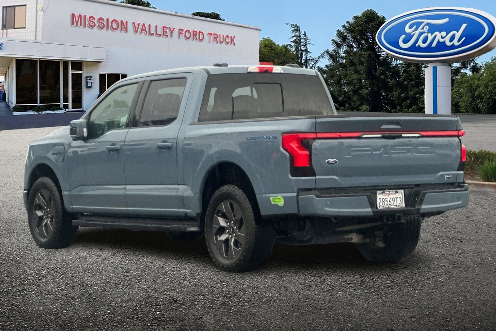 Used 2023 Ford F150 Lightning Lariat w/ Equipment Group 511A High image 6