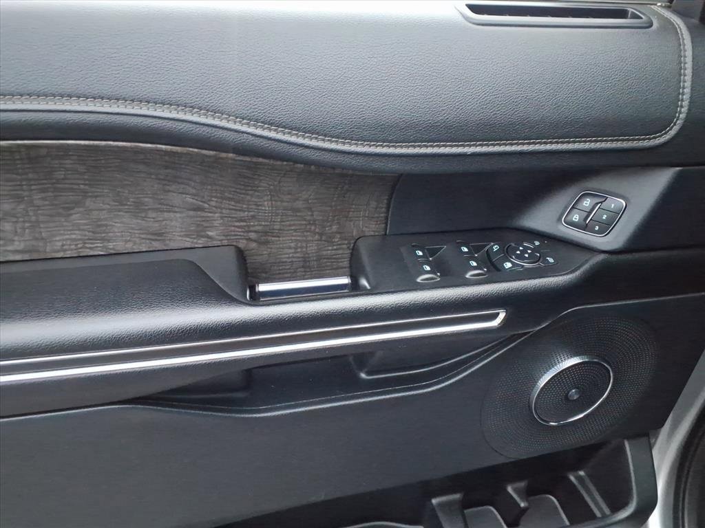 Used 2021 Ford Expedition Limited image 13