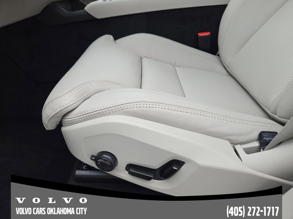 Used 2026 Volvo XC90 B6 Ultra image 23