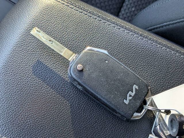 Used 2023 Kia Sportage LX image 31