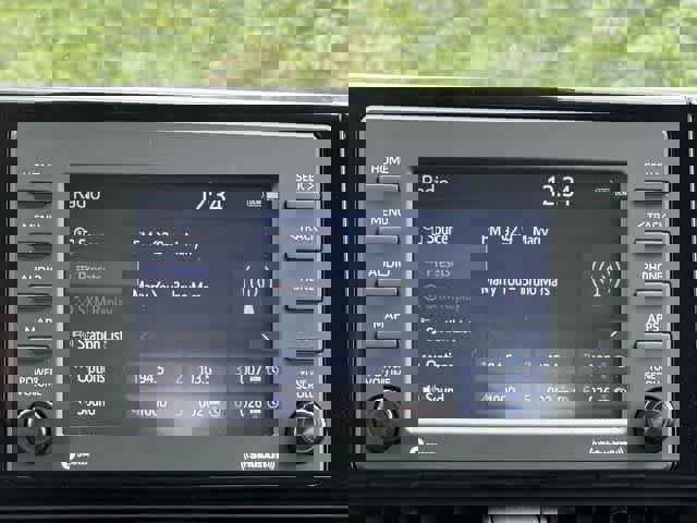 Used 2022 Toyota RAV4 XLE w/ Convenience Package AWD/4WD image 12