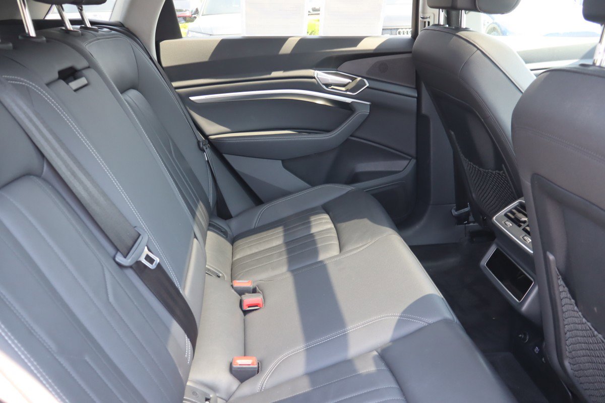Used 2021 Audi e-tron Premium w/ Convenience Plus Package AWD/4WD image 14