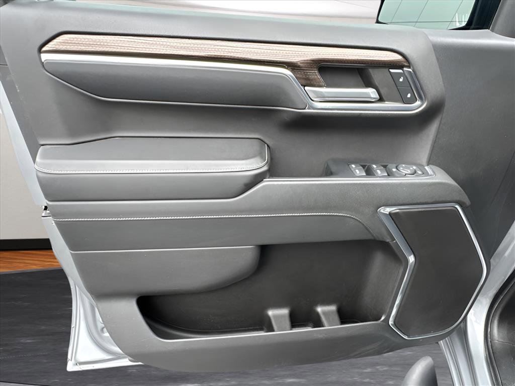 Used 2023 Chevrolet Silverado 1500 RST image 12