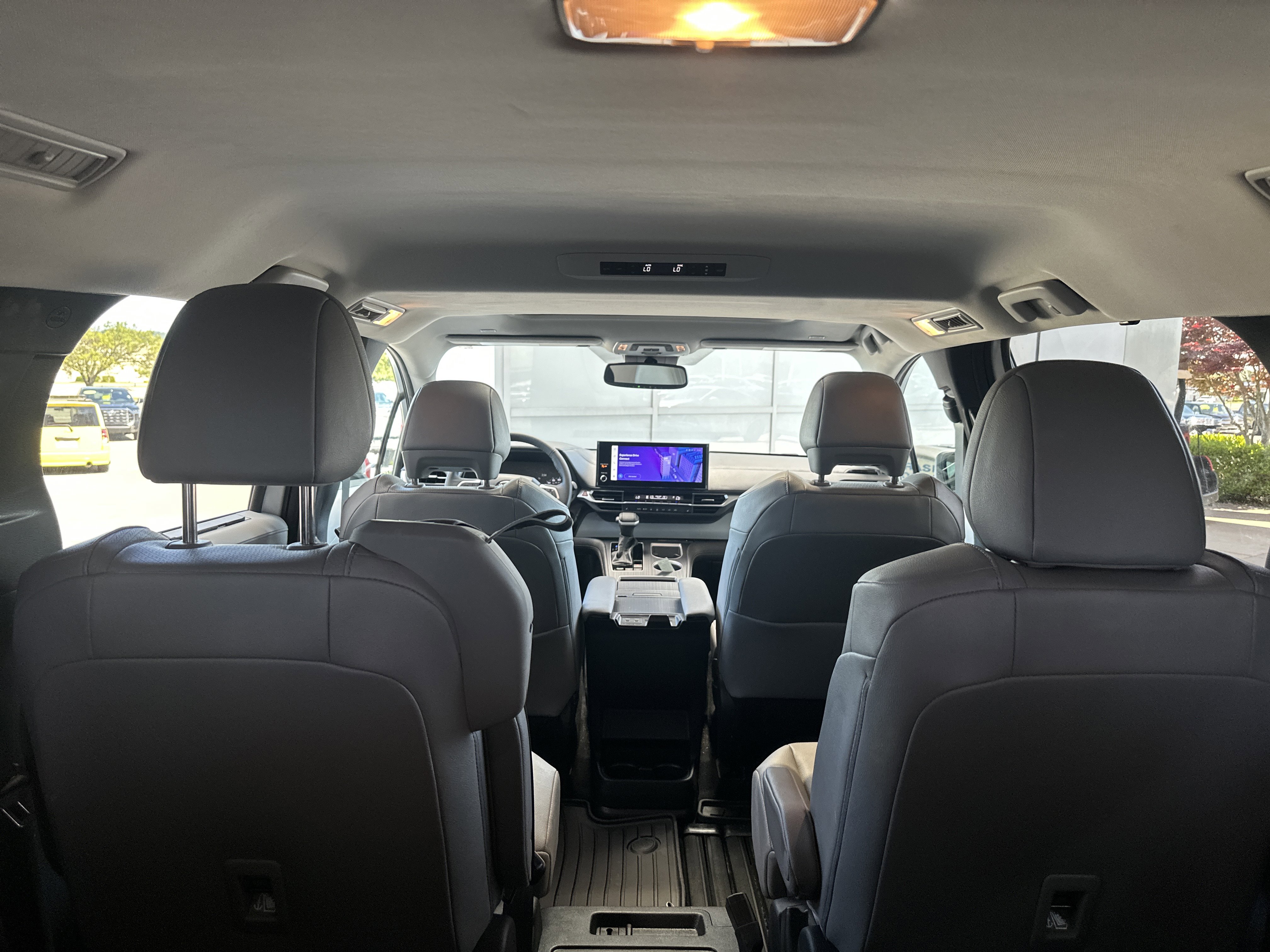 Certified 2025 Toyota Sienna XLE FWD image 21