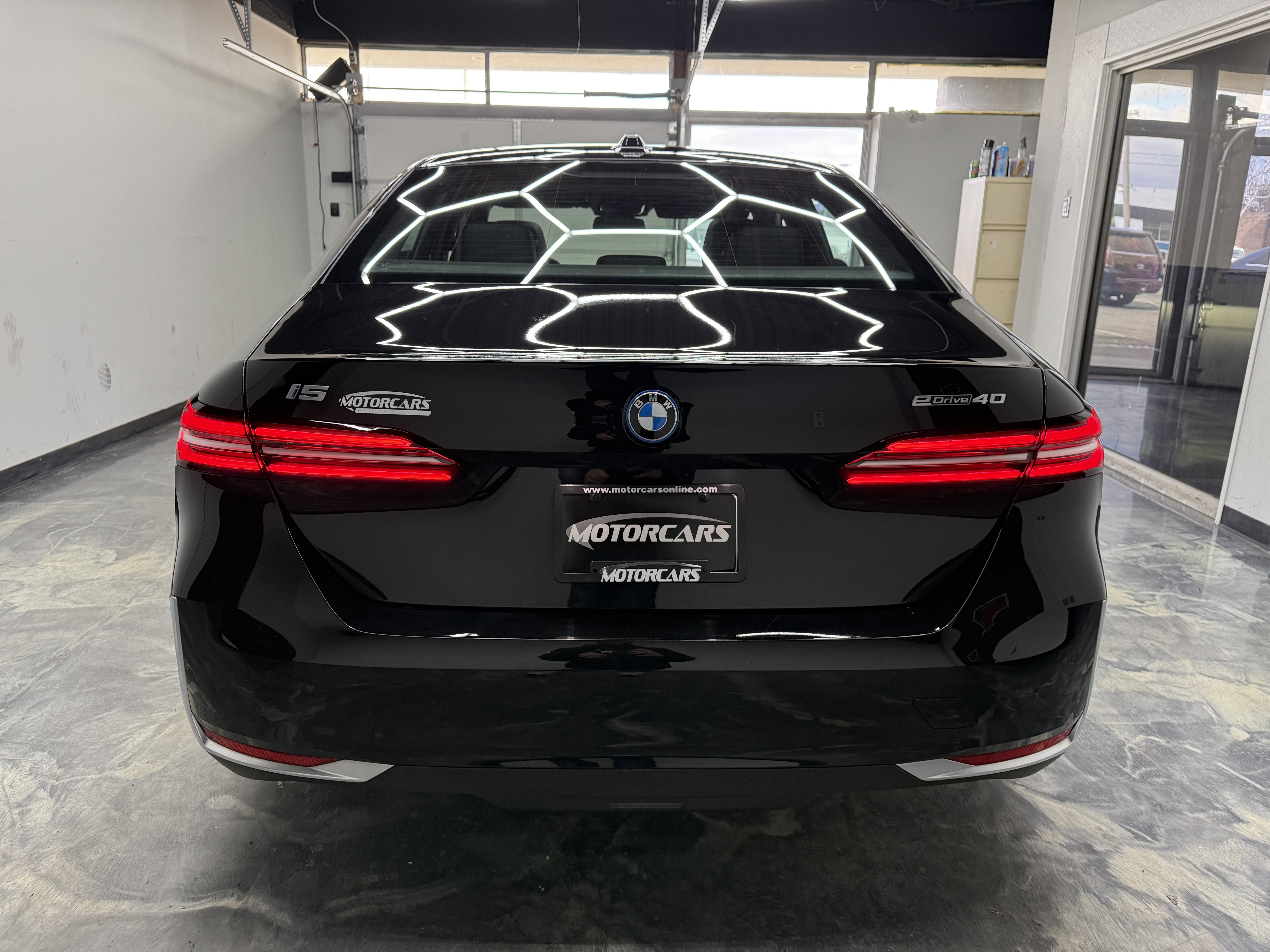 Used 2024 BMW i5 eDrive40i w/ M Sport Package image 4