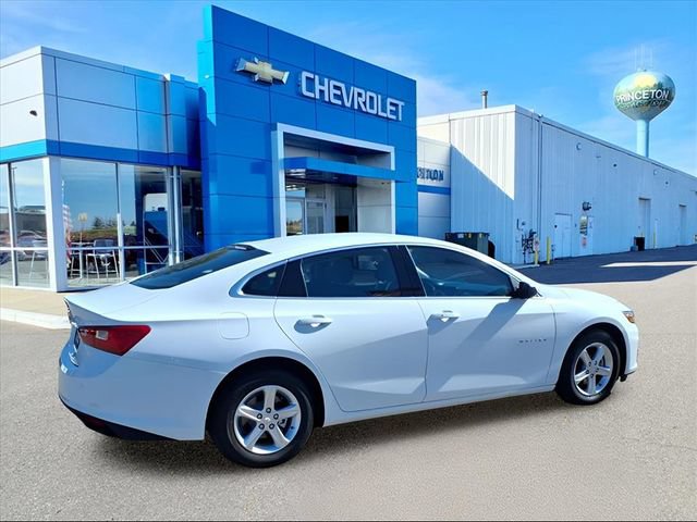 Used 2023 Chevrolet Malibu LS w/ Driver Confidence Package FWD image 3