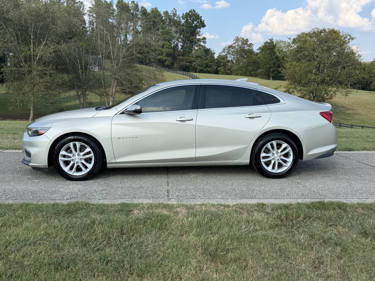 Used 2016 Chevrolet Malibu LT w/ Leather Package FWD image 1