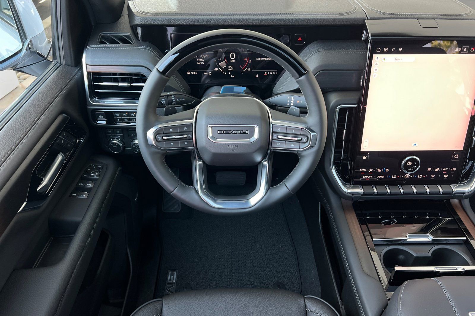 New 2026 GMC Yukon Denali w/ Denali Reserve Package AWD/4WD image 13