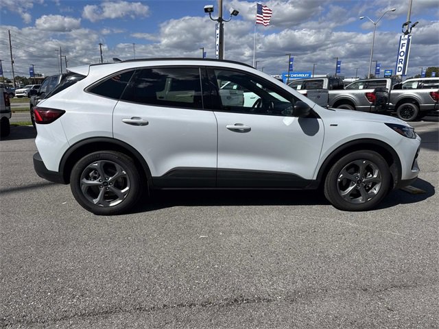 New 2025 Ford Escape ST-Line w/ Equipment Group 301A image 4