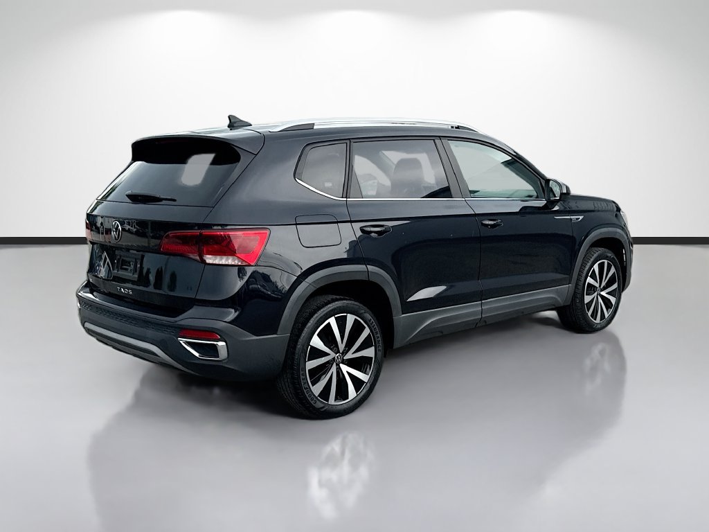Used 2022 Volkswagen Taos SE FWD image 3