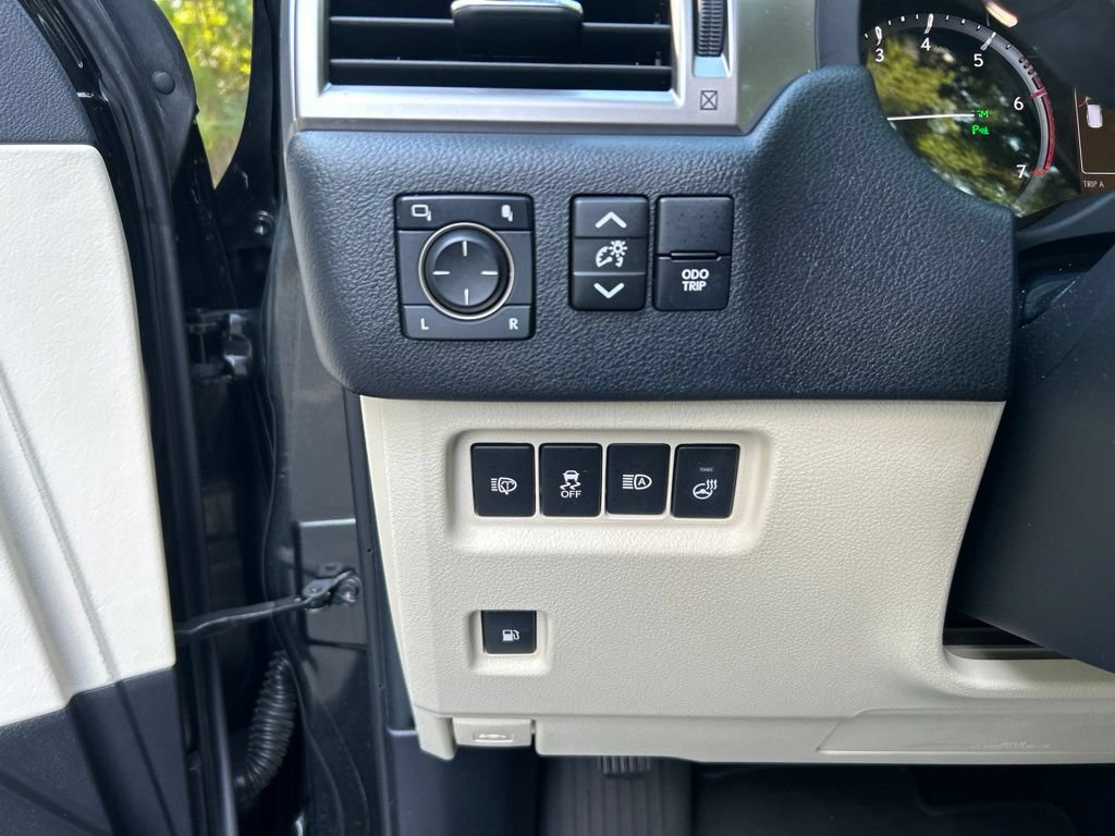 Used 2023 Lexus GX 460 Premium w/ Premium Package AWD/4WD image 25