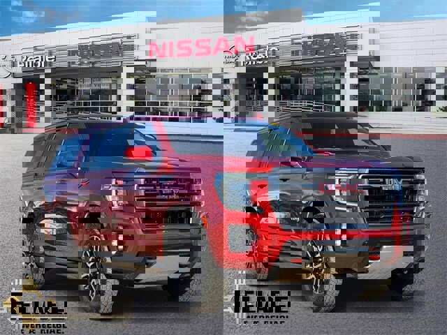 Used 2024 GMC Yukon XL AT4 image 1