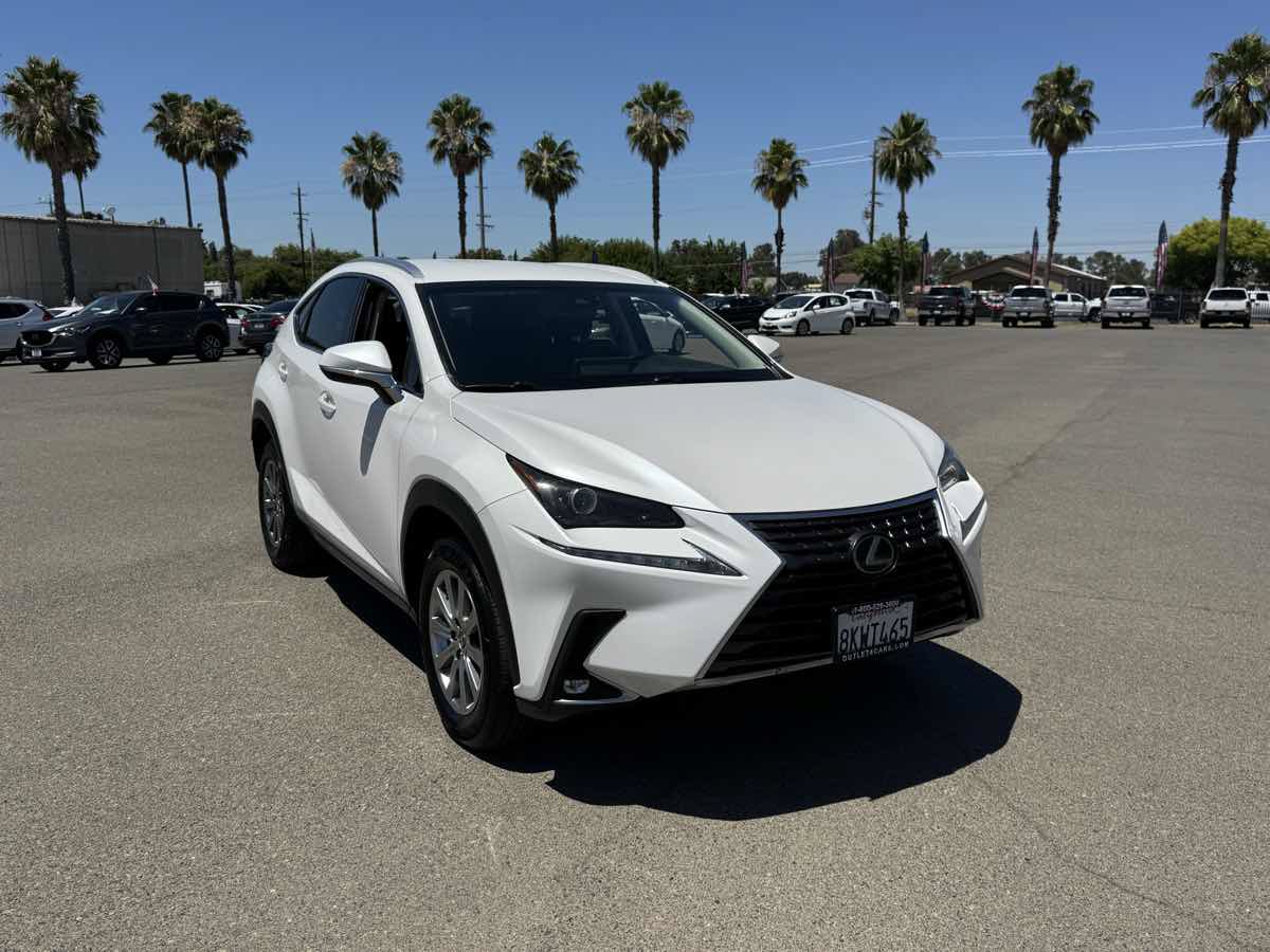 Used 2018 Lexus NX 300 FWD image 3
