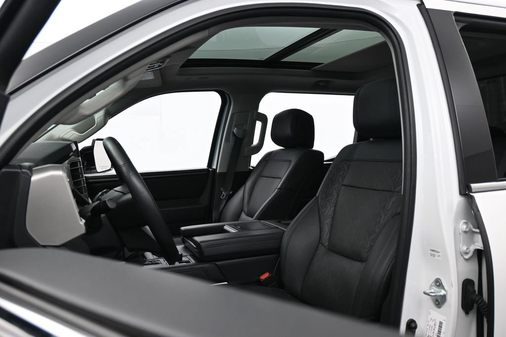 Used 2023 Toyota Tundra Limited AWD/4WD image 10