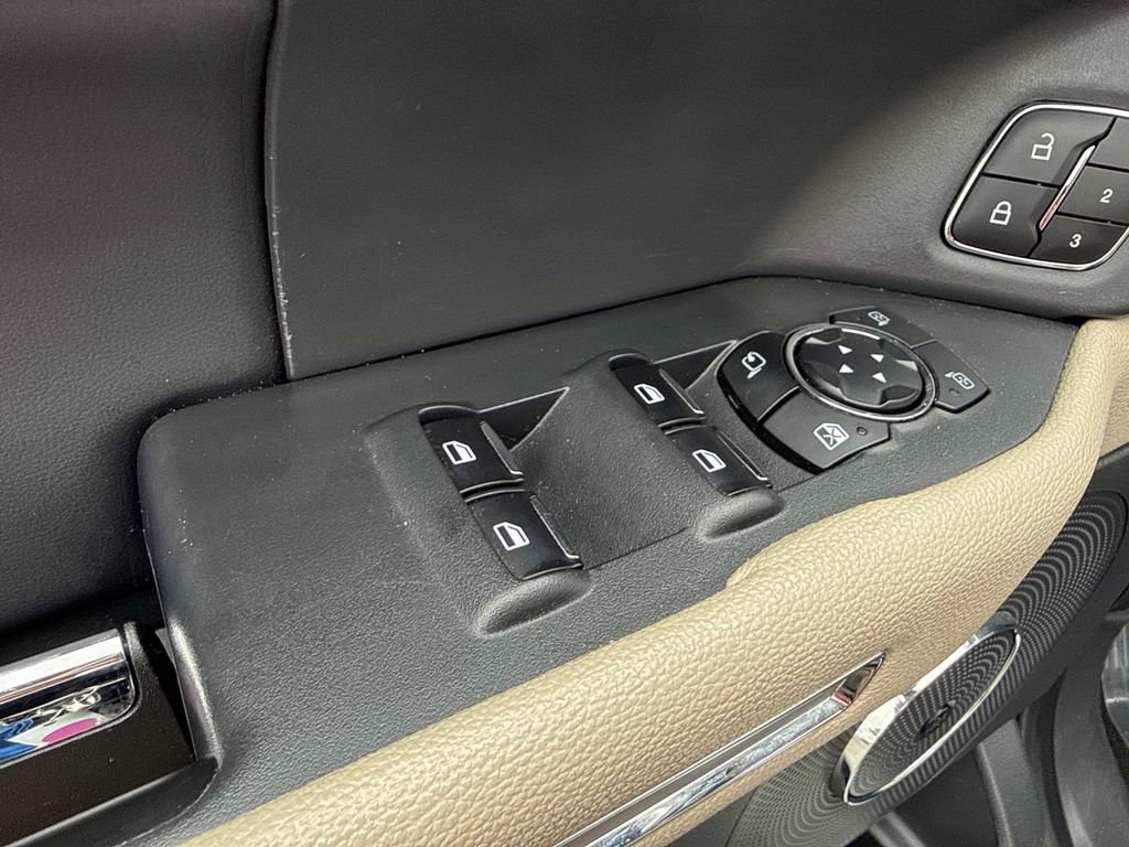 Used 2024 Ford Expedition Limited image 25