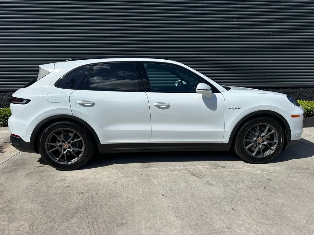 Certified 2026 Porsche Cayenne E-Hybrid image 10