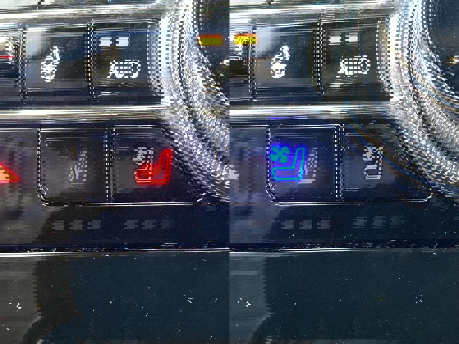 Certified 2022 Lincoln Corsair FWD w/ Equipment Group 101A image 24