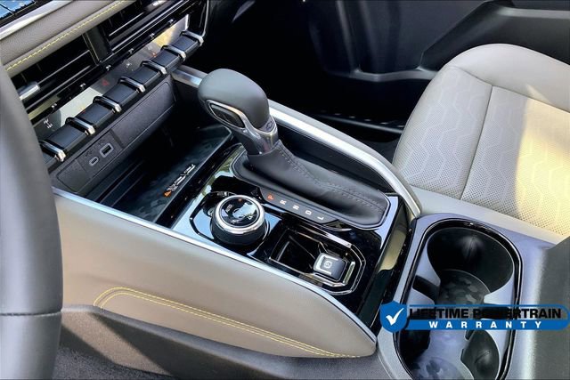 New 2026 Chevrolet Colorado ZR2 w/ Technology Package AWD/4WD image 9
