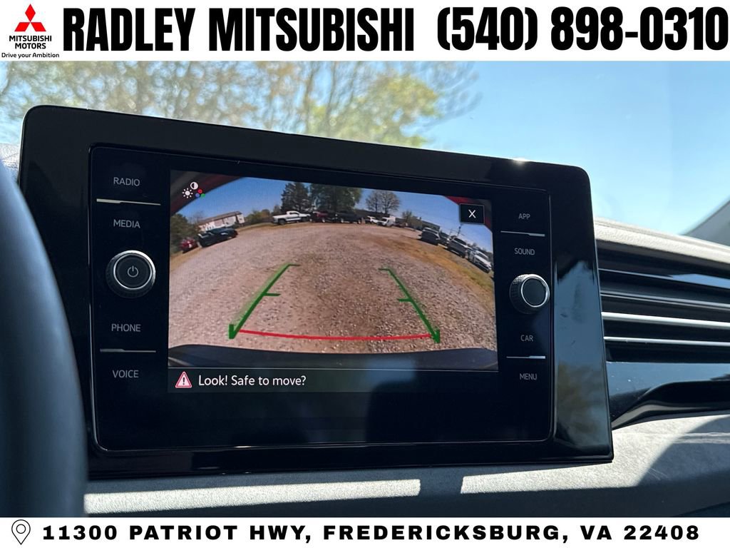 Used 2025 Volkswagen Jetta SE w/ Sunroof Package image 9