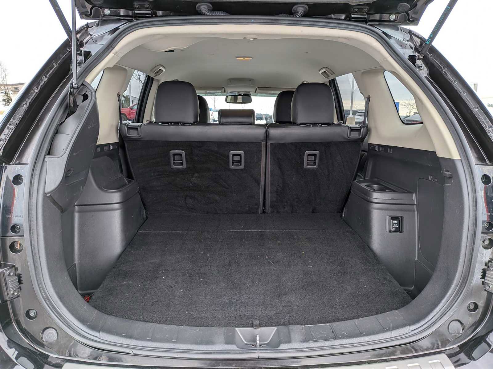 Used 2018 Mitsubishi Outlander SEL image 27