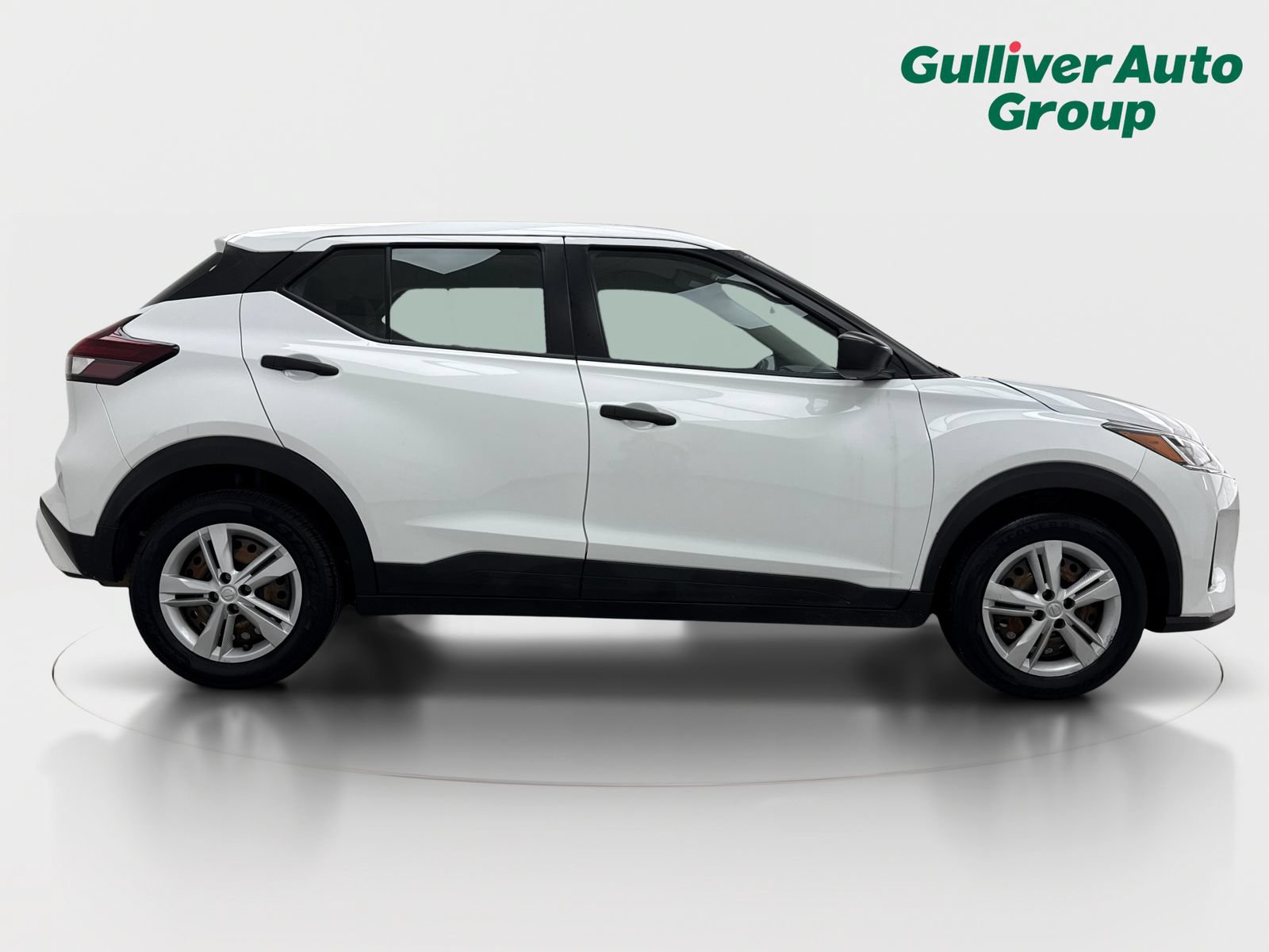Used 2023 Nissan Kicks S FWD image 10
