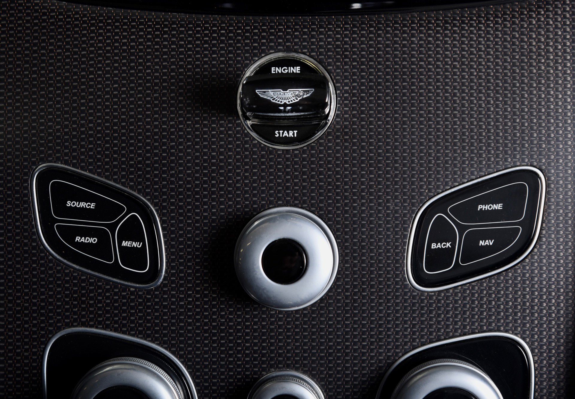 Used 2017 Aston Martin V12 Vantage S image 21