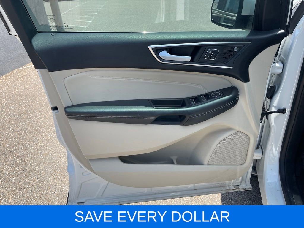 Used 2021 Ford Edge Titanium FWD image 12