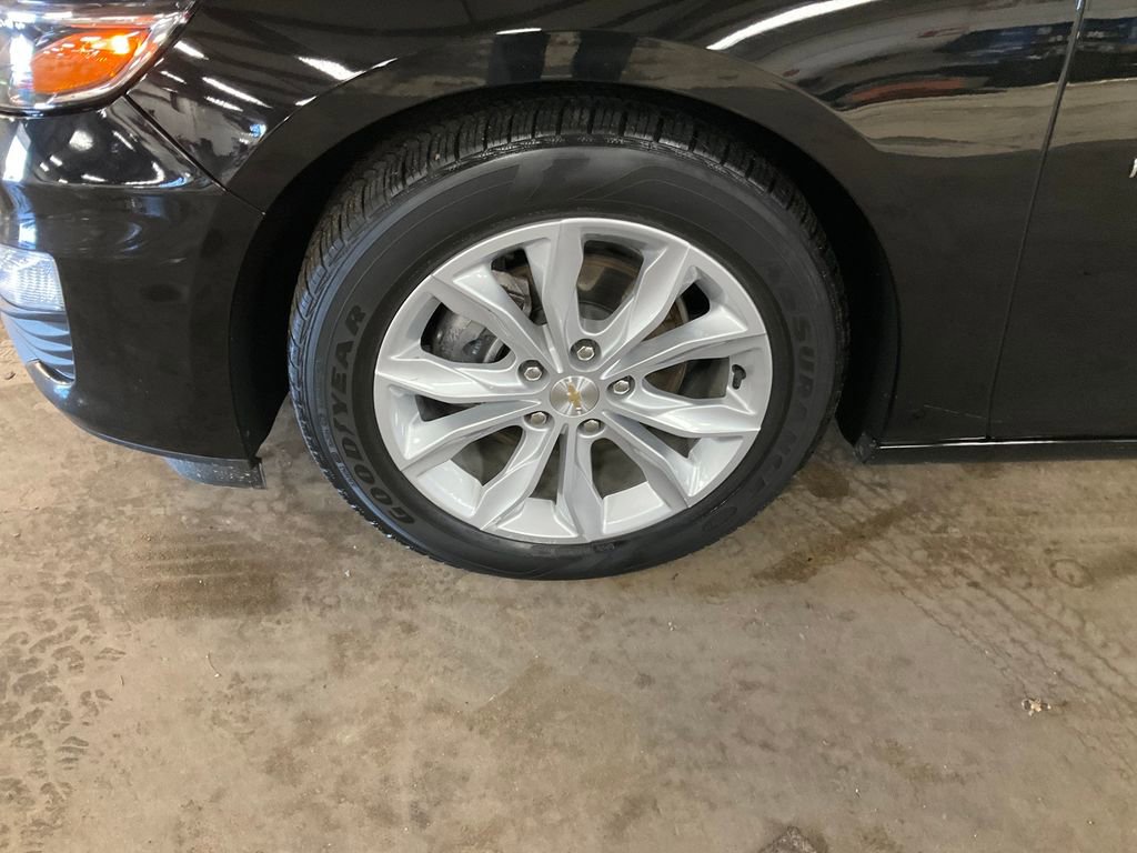 Used 2025 Chevrolet Malibu LT FWD image 11