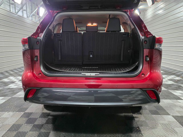 Used 2020 Toyota Highlander Limited image 38