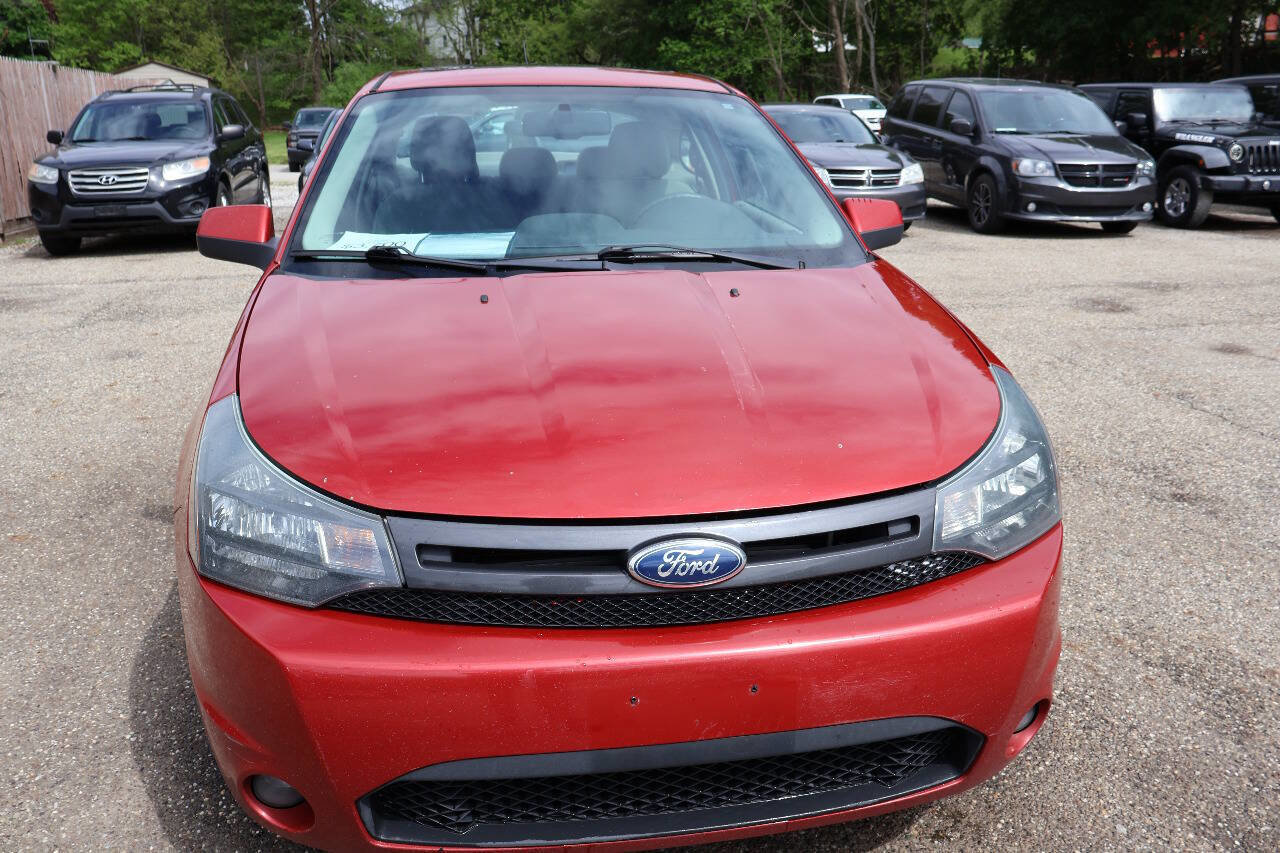 Used 2010 Ford Focus SES FWD image 2