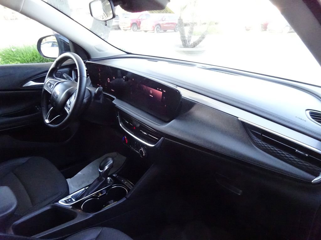Certified 2024 Buick Encore GX Preferred FWD image 17