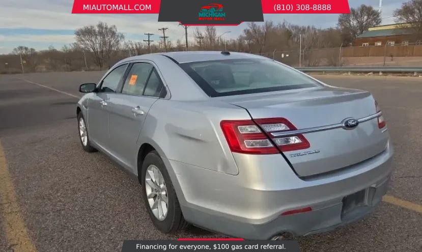 Used 2013 Ford Taurus SE FWD image 3
